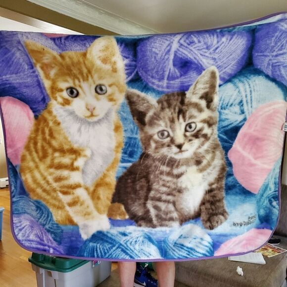 Adorable blanket with kittens 56x48 - Picture 2 of 4